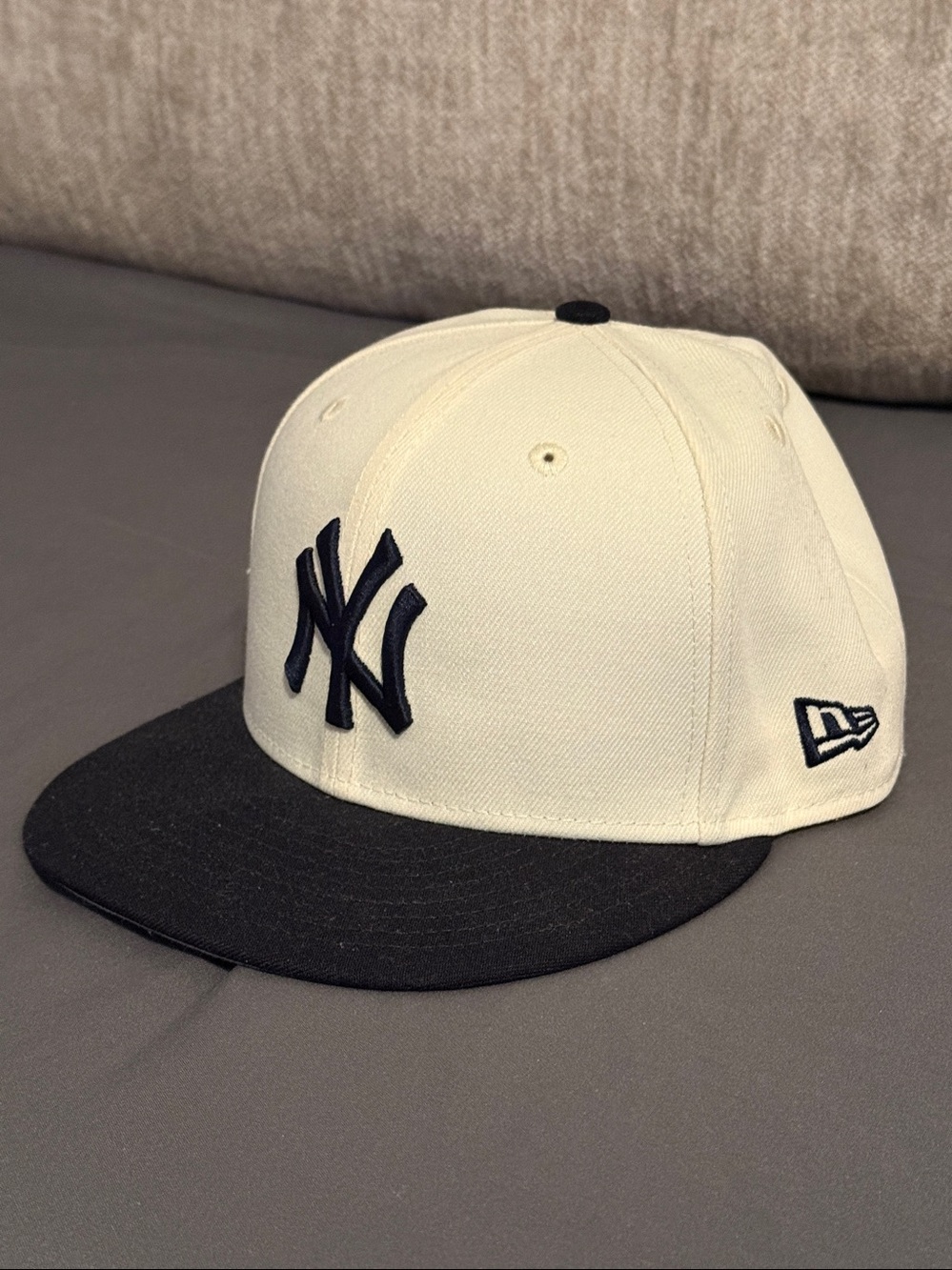 New York Yankees Hat - Picture 4 of 11
